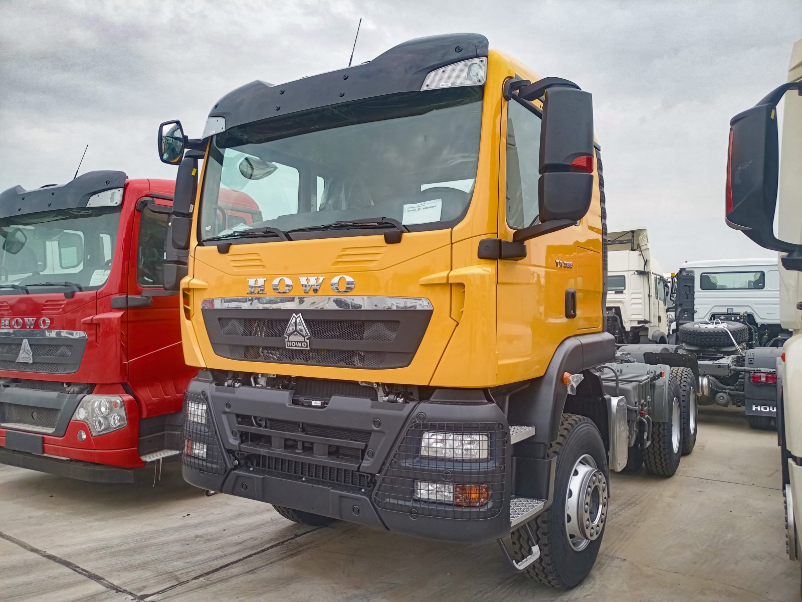 Camion tracteur SINOTRUCK HOWO TX 380 6x4