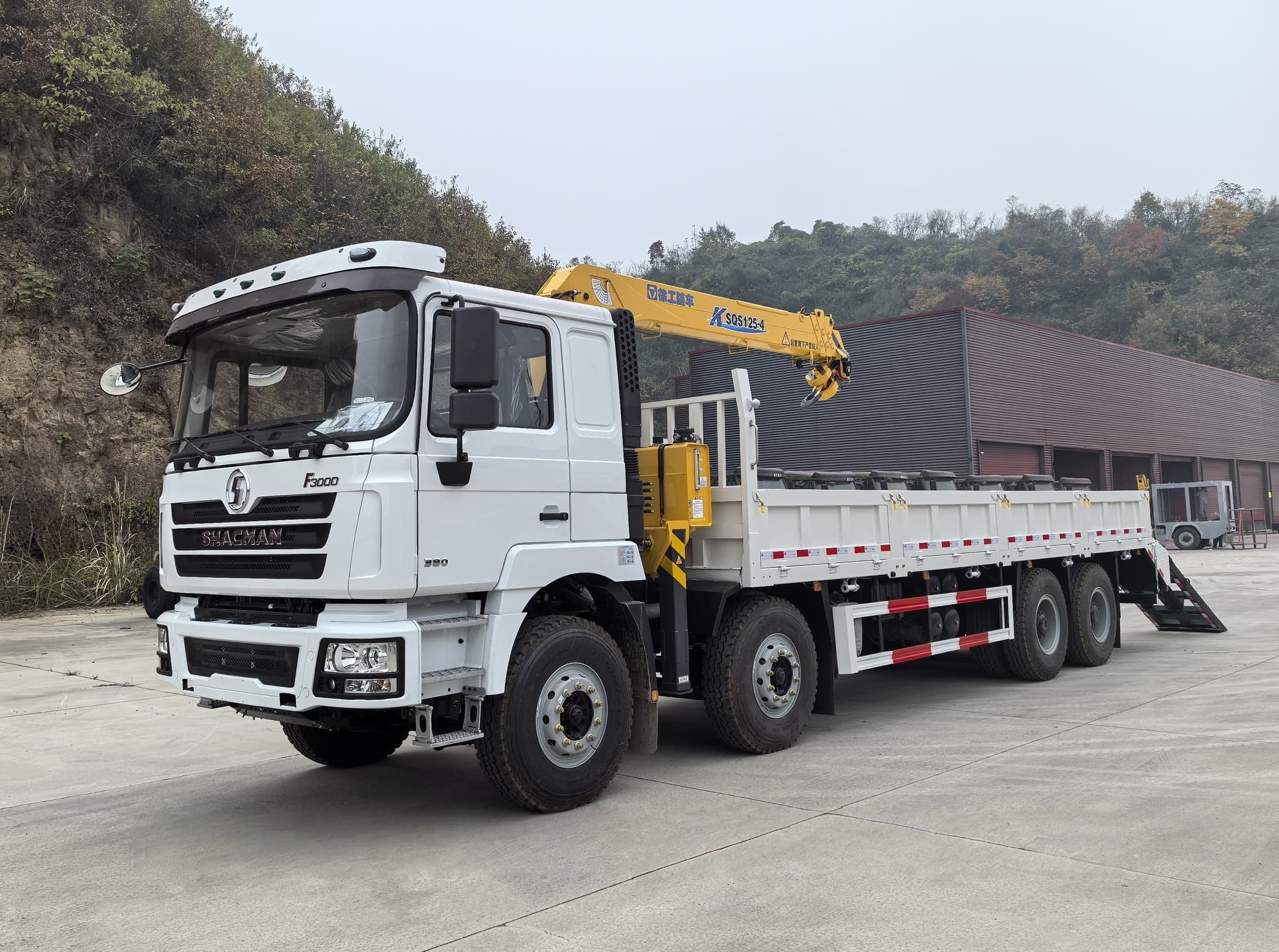 Grue montée sur camion SHACMAN F3000 avec XCMG