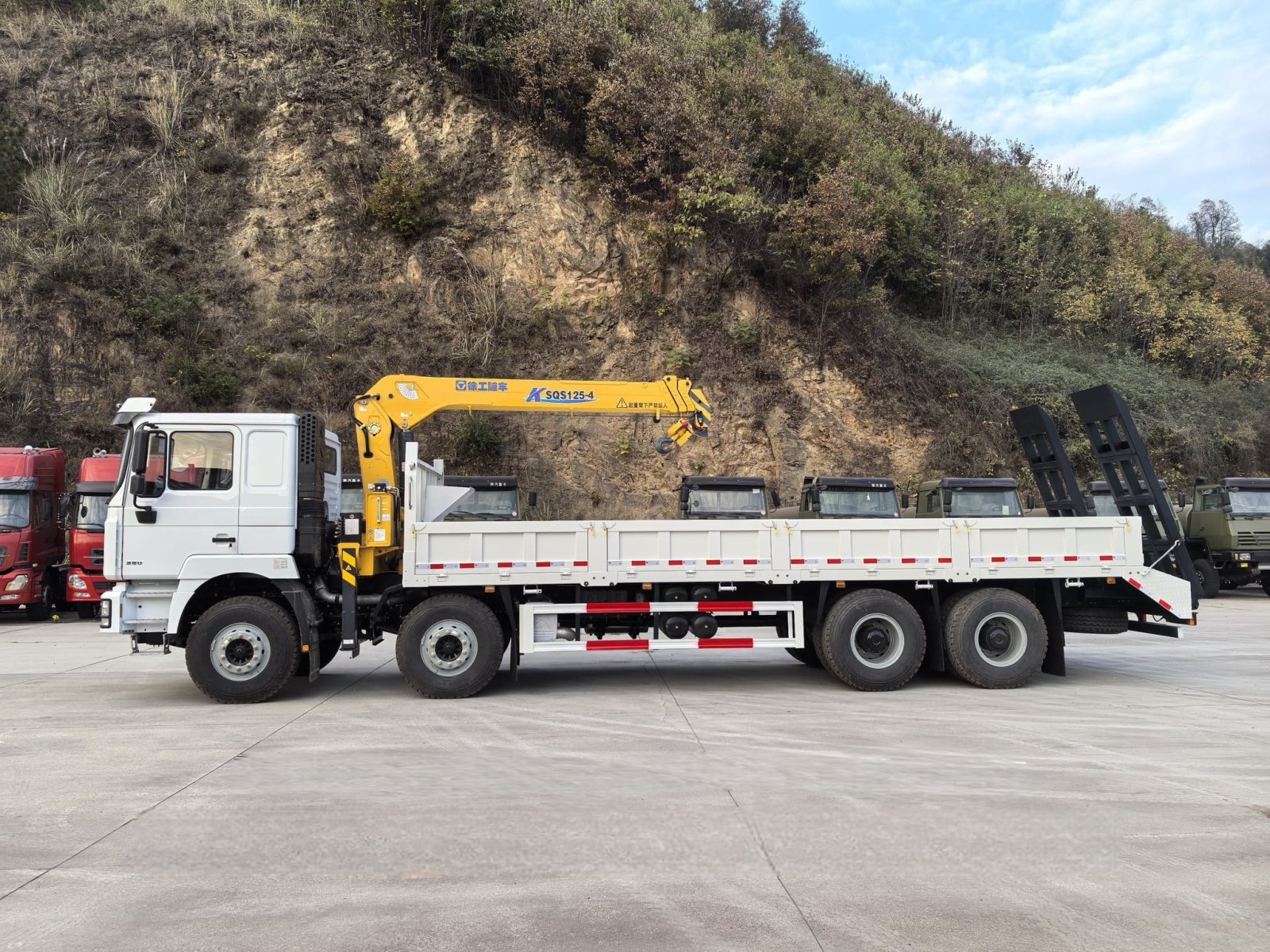 Grue montée sur camion SHACMAN F3000 avec XCMG