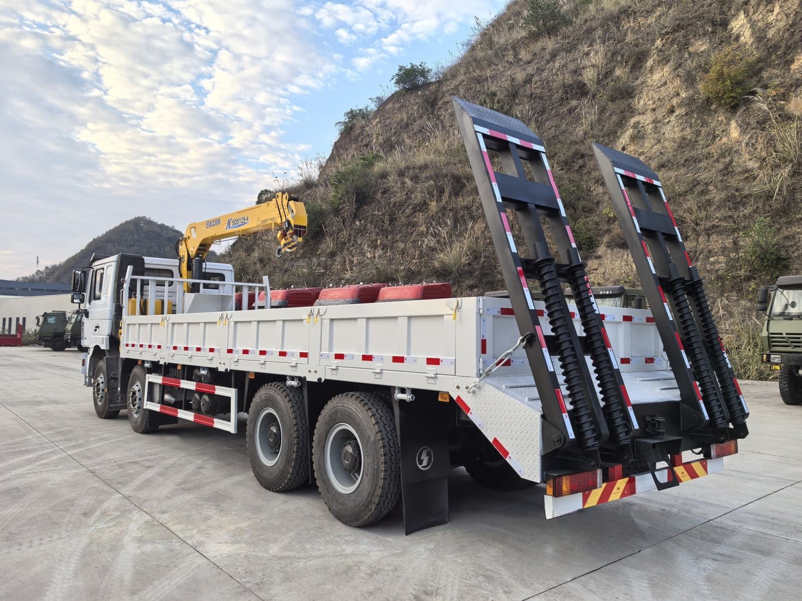 Grue montée sur camion SHACMAN F3000 avec XCMG