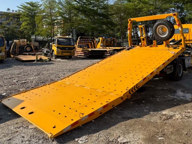 Dépanneuse à plateau HOWO 4x2