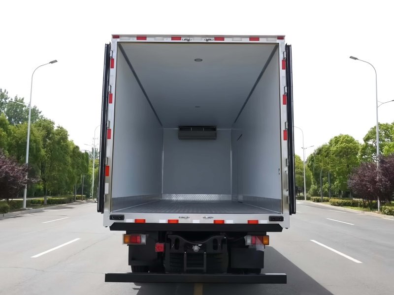 Camion frigorifique ISUZU GIGA 6x4 de 15 tonnes