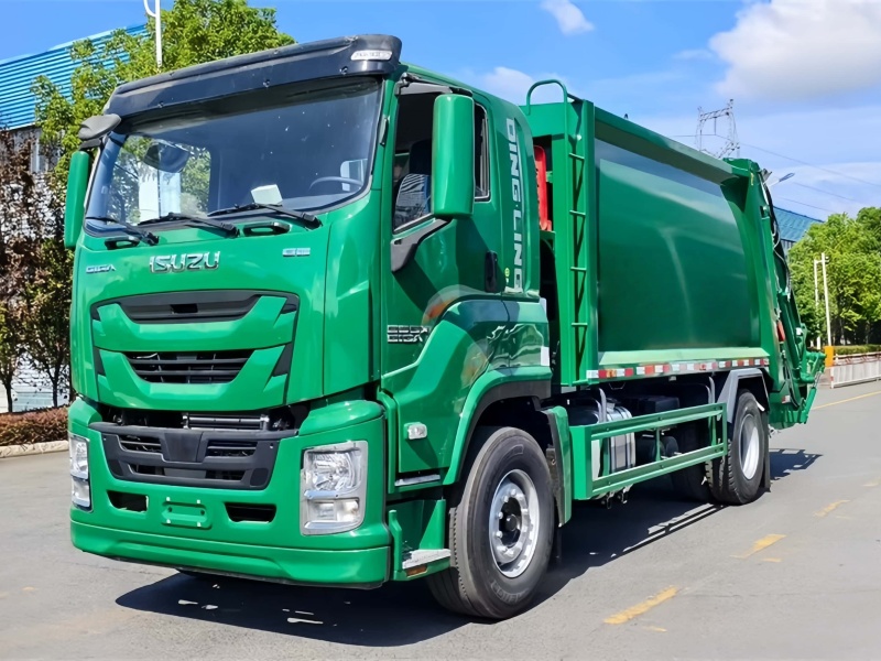 Camion compacteur de déchets ISUZU GIGA d'occasion 12CBM