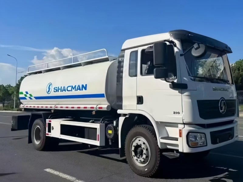 Camion arroseur SHACMAN 4x2 15m³