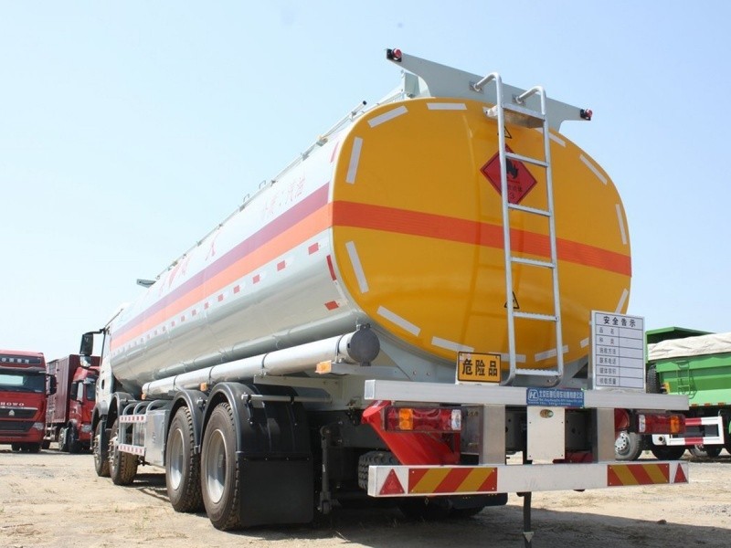 howo fuel tank truck (5)
