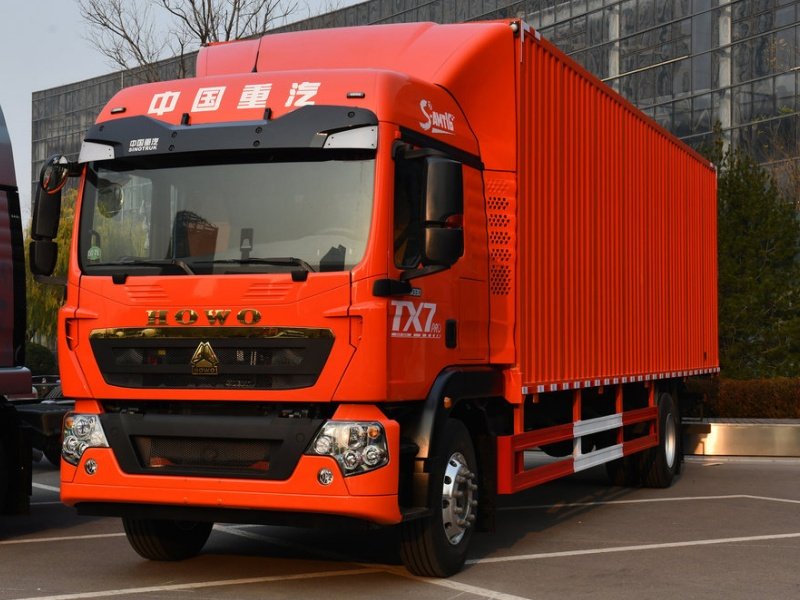 Camion fourgon HOWO TX 4x2 330HP