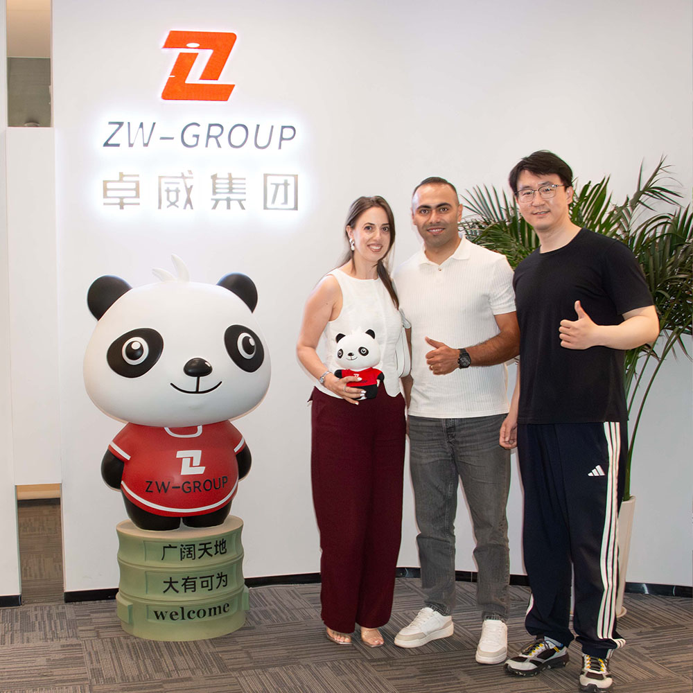 Un client arménien visite ZW Group.
