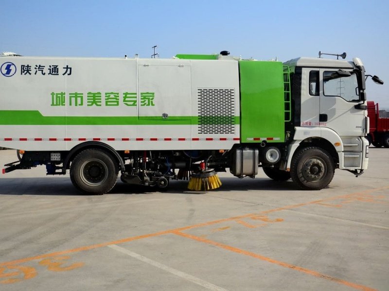 Camion balayeuse-laveuse SHACMAN M3000