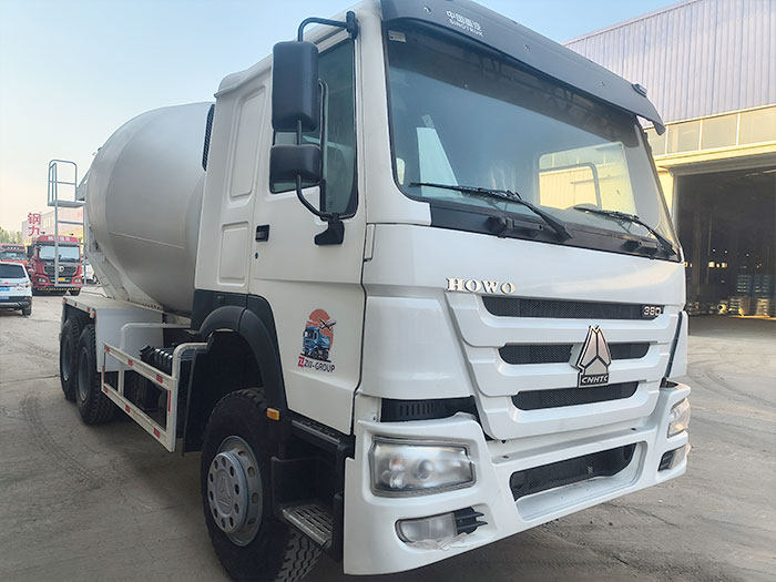 Caminhão betoneira HOWO 6x4