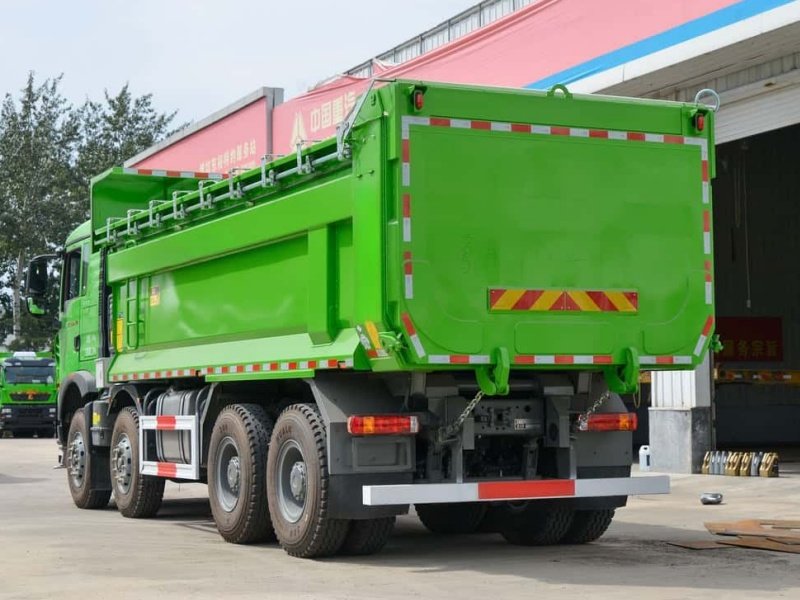 HOWO 8x4 TX Caminhão Basculante