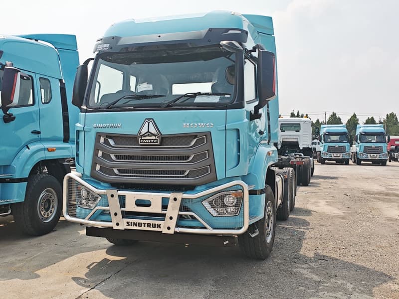 Caminhão-trator SINOTRUCK HOWO NX 400 6x4
