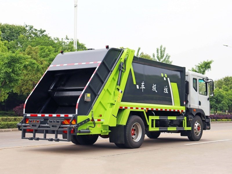 Caminhão compactador de lixo DONGFENG 4x2 10CBM