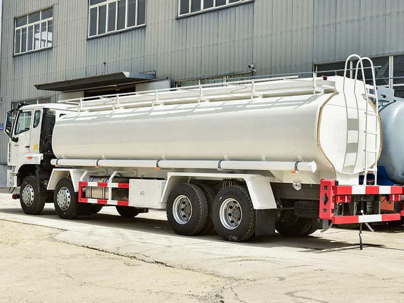 Guia de materiais para caminhões-tanque de combustível: aço carbono vs. alumínio vs. aço inoxidável