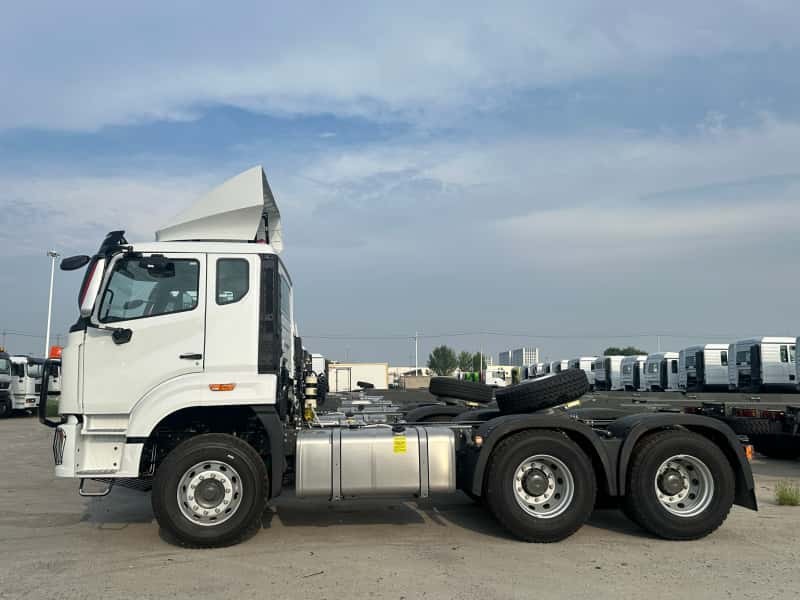 Caso de caminhão trator Sinotruk HOWO 371HP 6×4 usado em Burkina Faso