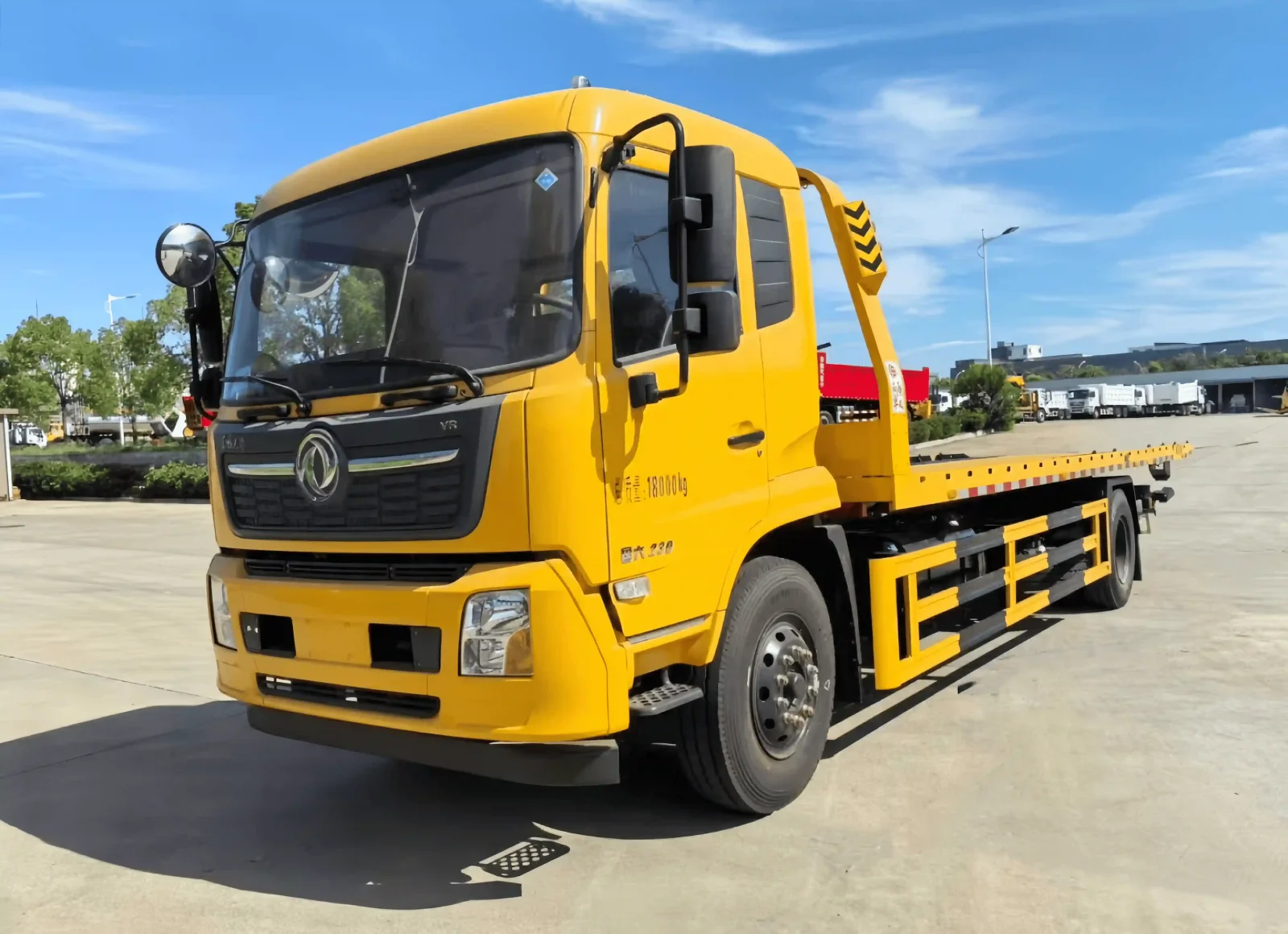 Camión grúa de plataforma usado DONGFENG 4x2 de 10 toneladas