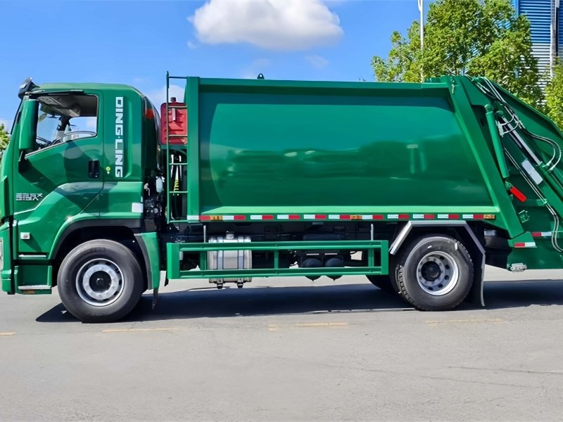 Camión compactador de basura ISUZU GIGA usado 12CBM