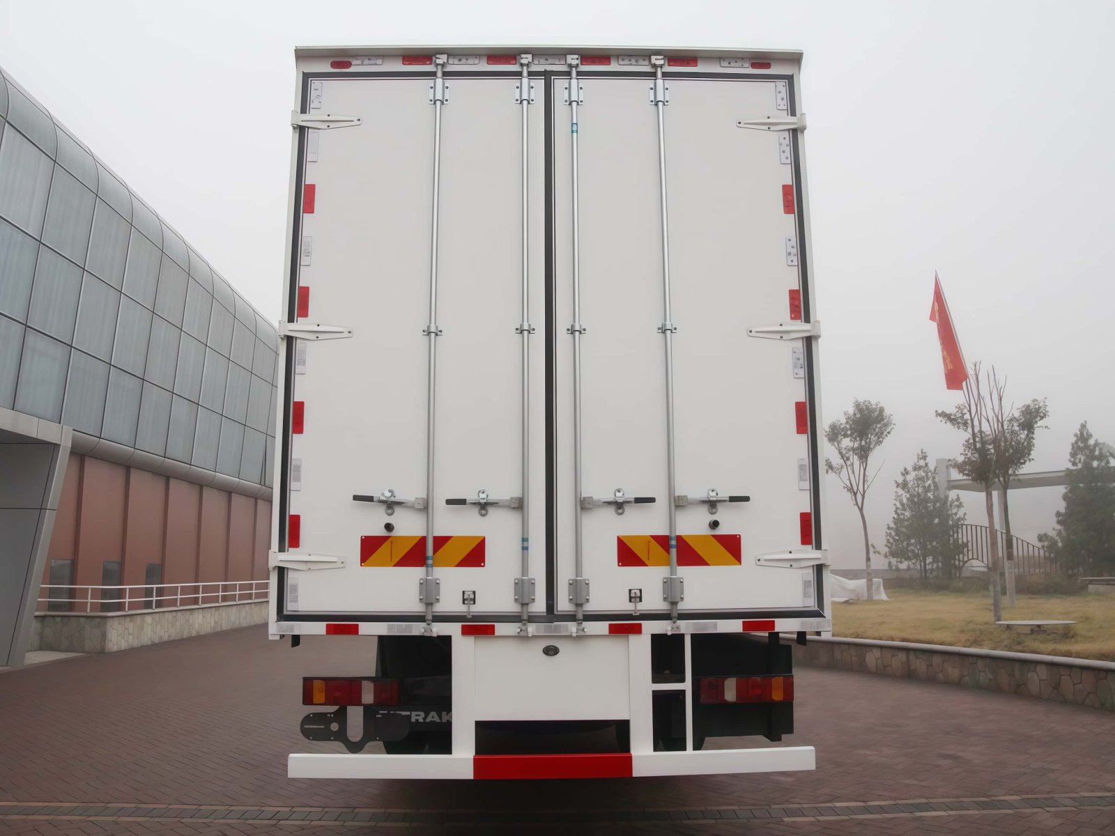 Camión furgón SINOTRUCK SITRAK 4x2