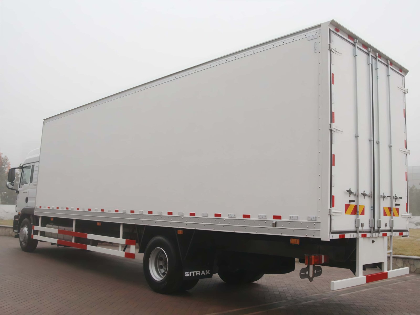 Camión furgón SINOTRUCK SITRAK 4x2