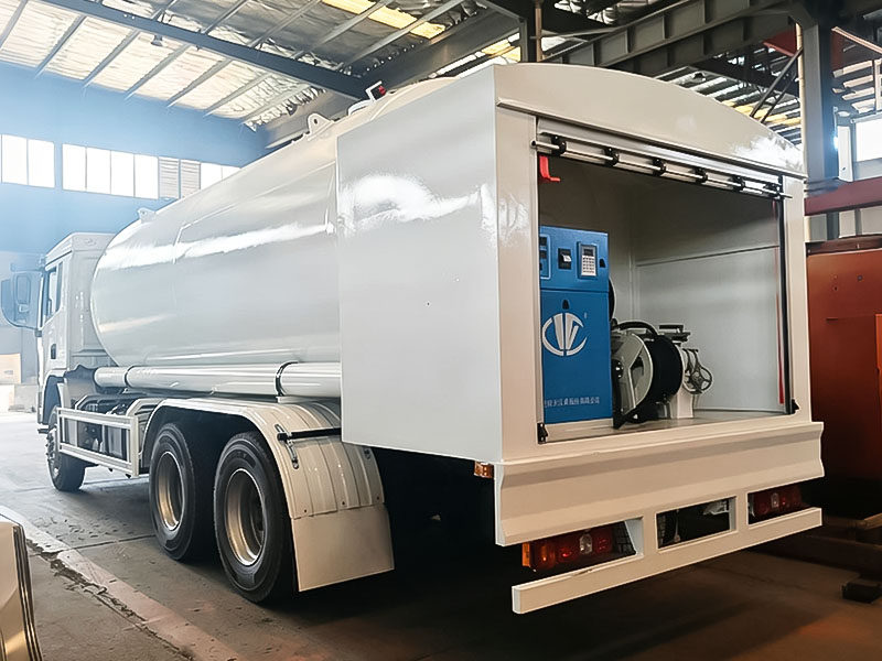 Camión bobtail LPG SHACMAN 6x4 de 20m³