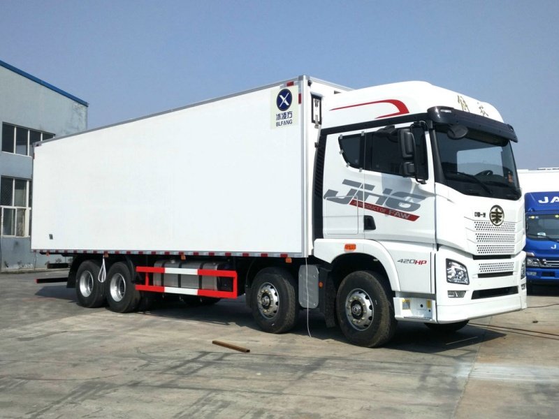 Camión refrigerado FAW JH6 420HP 8x4