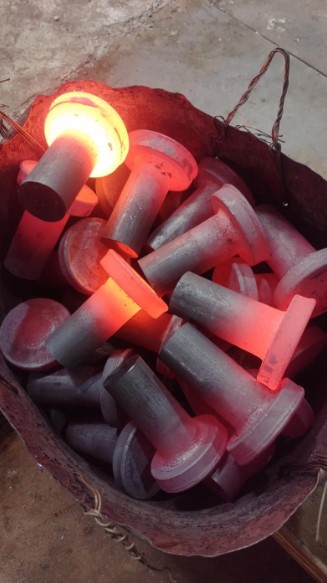 الحدادة ذات الشكل الخاص