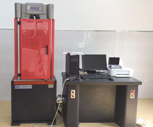 Máquina universal de ensayos de materiales