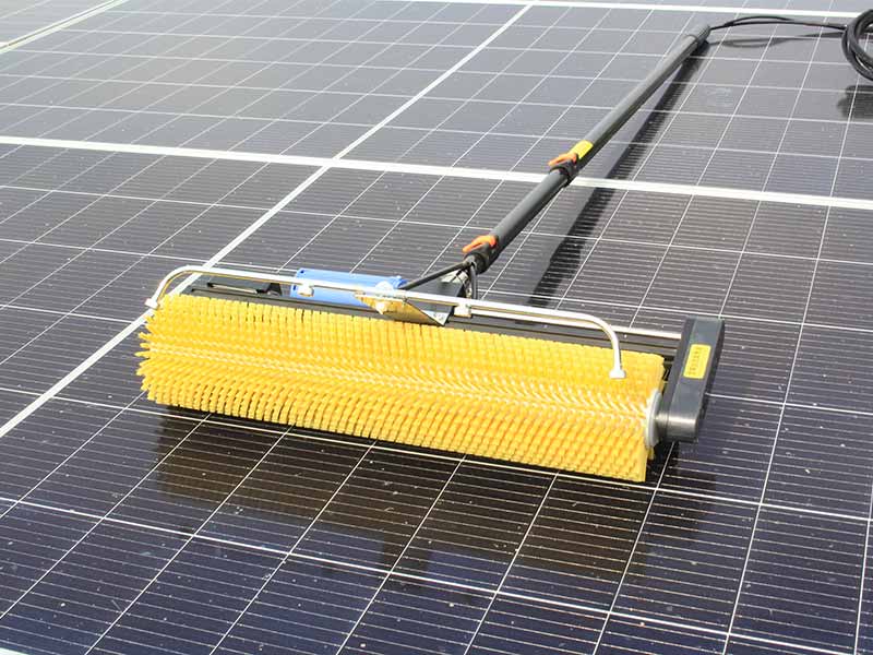 D1. Roller-Type Handheld Cleaning Brush
