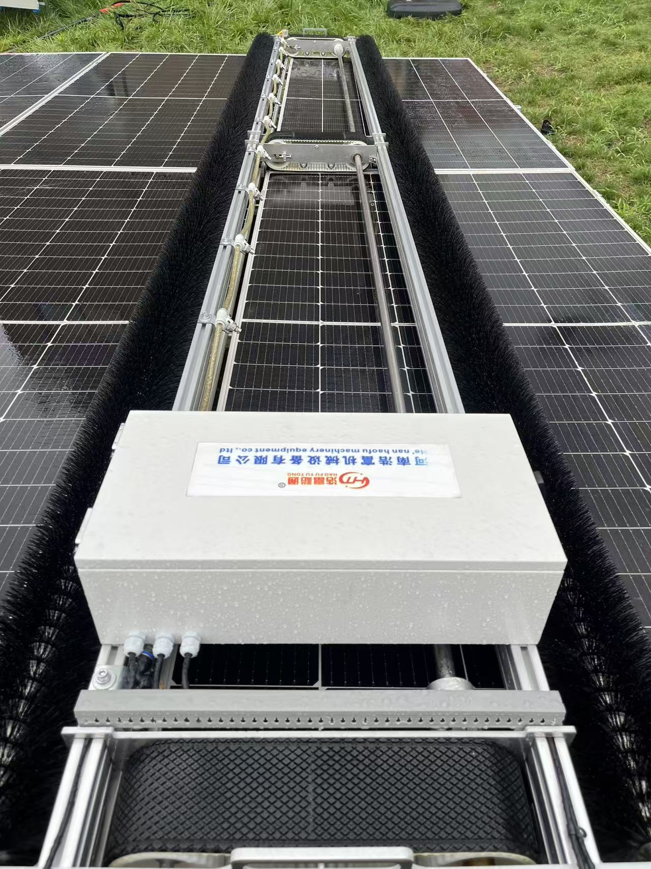 D2 Model Mounted Photovoltaic Cleaning Machine