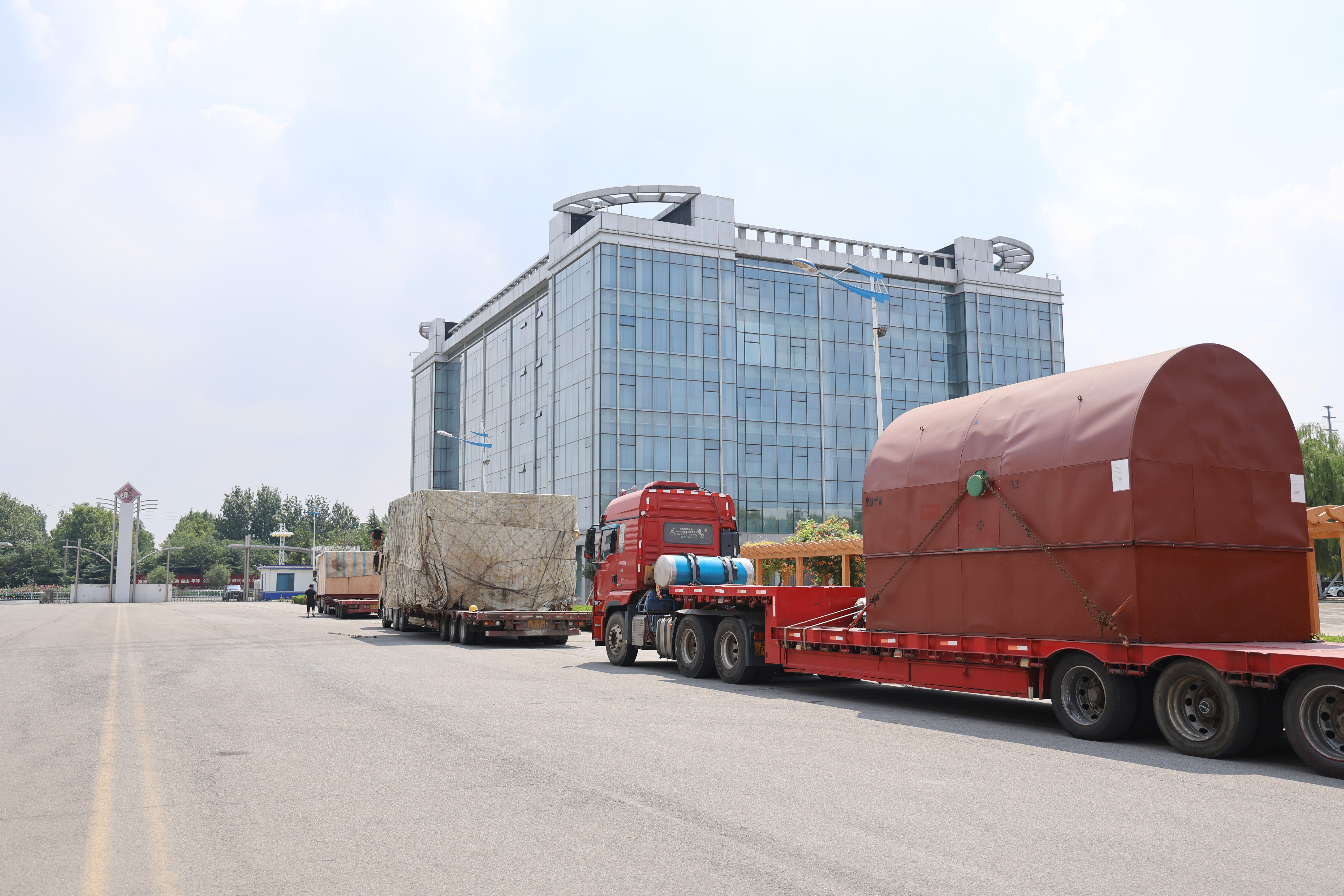 การจัดส่งและส่งมอบกังหันไอน้ำควบแน่นแบบสกัดสองครั้งรุ่น CC13.6 สำหรับตลาดต่างประเทศ