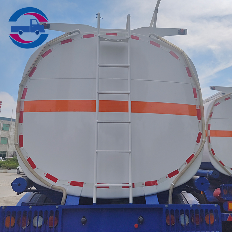 Tri Axle Oil Tanker Semi Trailer