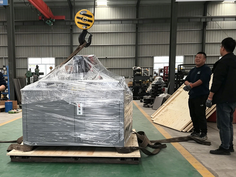 Máy gia công thanh cái đồng DXJ-80NC