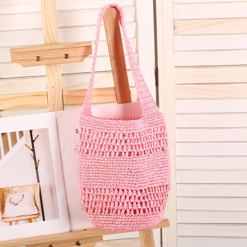 Fresh and delicate openwork woven bag