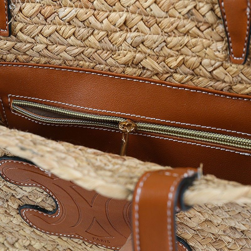 French-style vacation shoulder bag