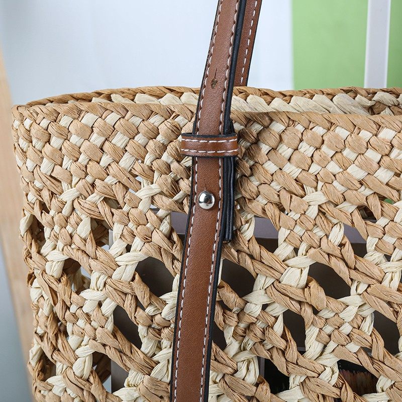 Openwork woven bag
