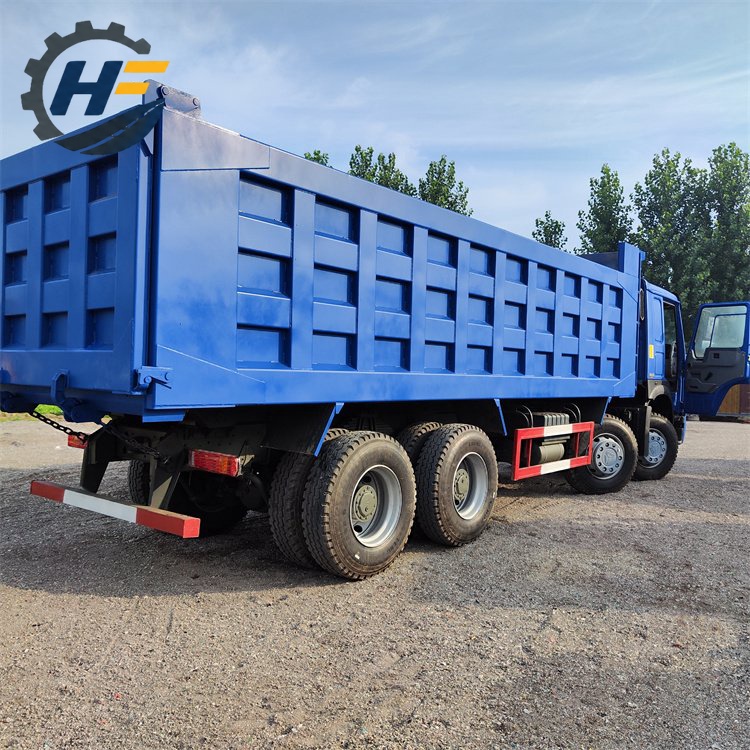 Camion benne Howo 8x4