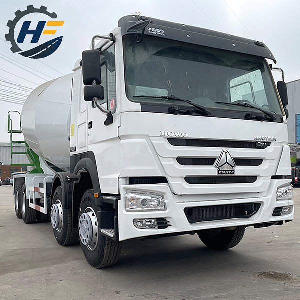Camion toupie à béton Howo 371 8x4