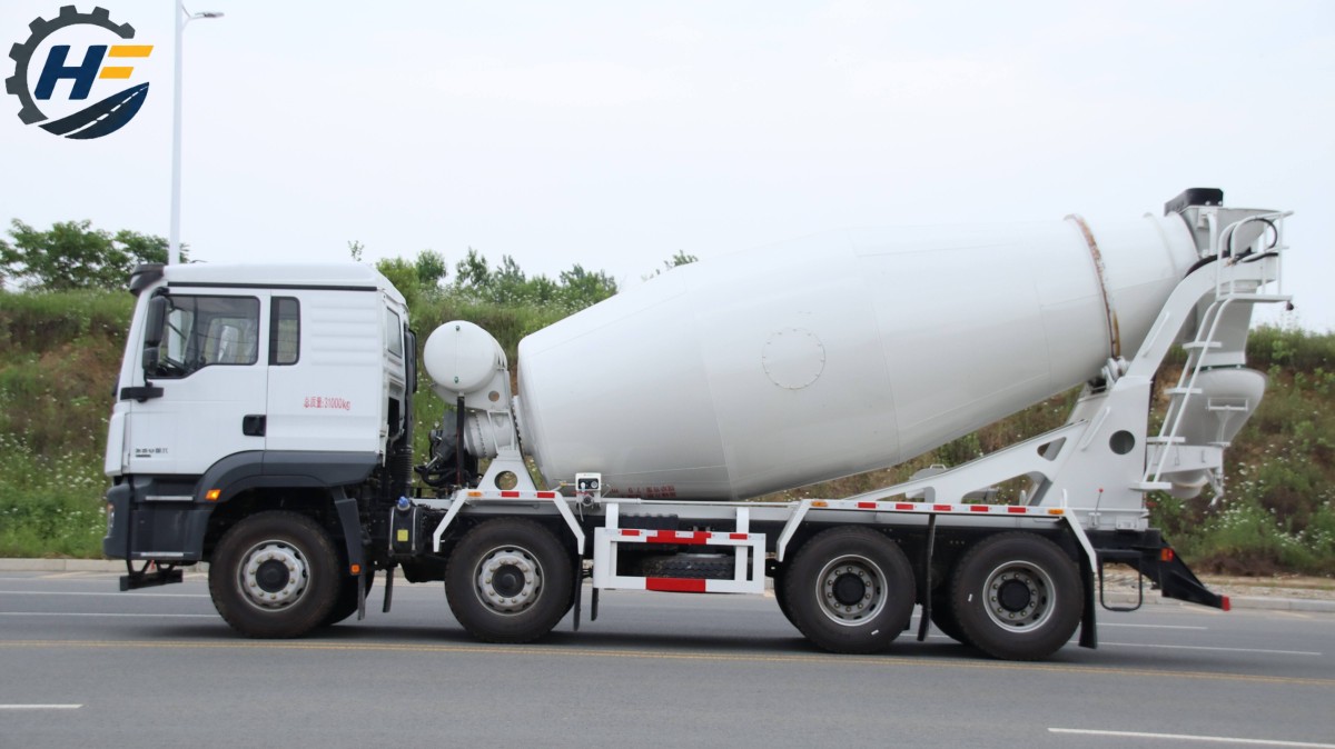 Camion malaxeur à béton Shacman 8x4