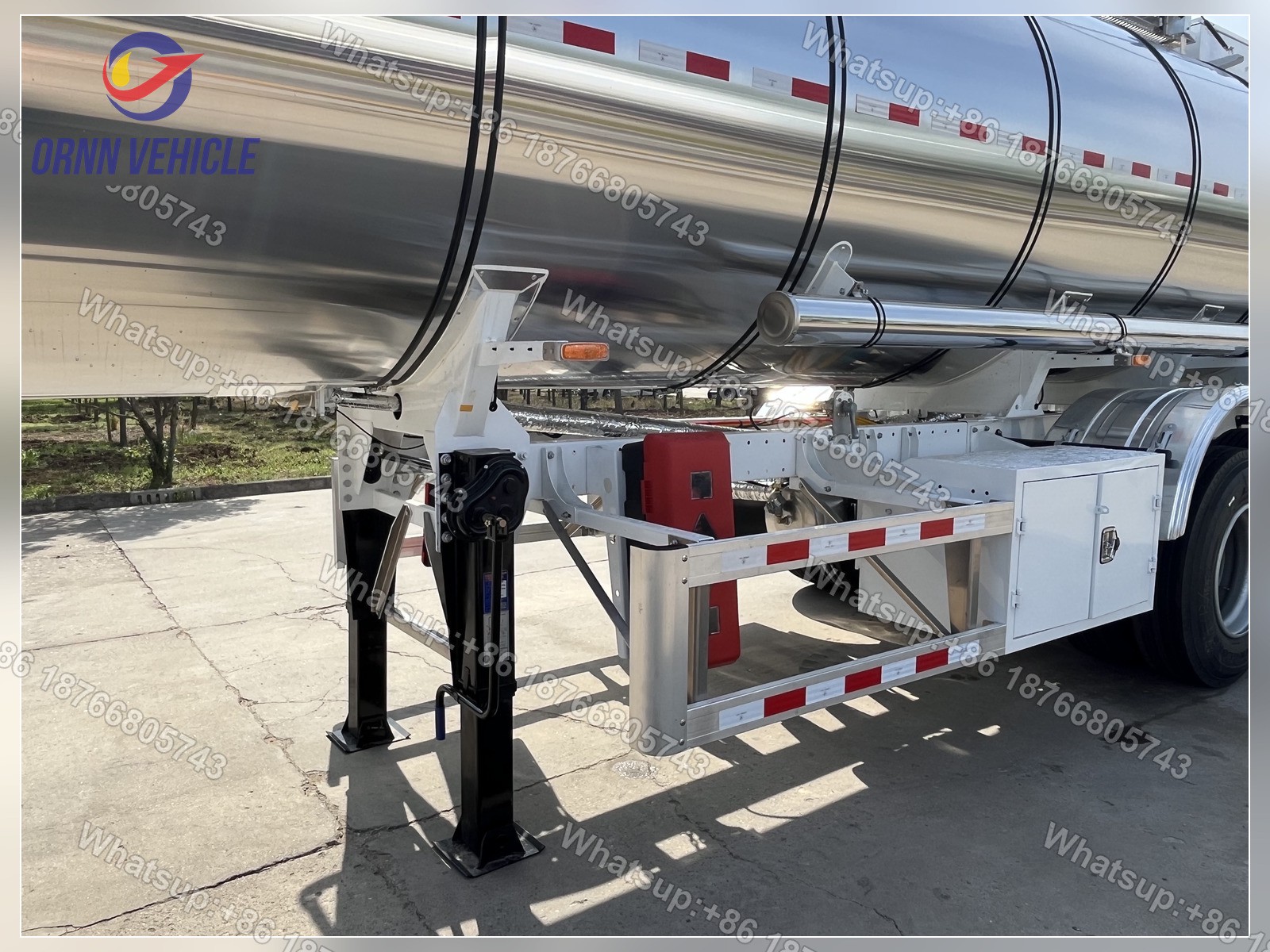 Camion-citerne à lait isolé en acier inoxydable de 20 m³