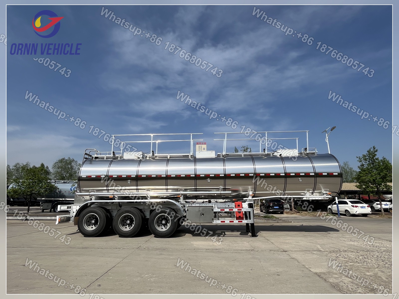 Camion-citerne à lait isolé en acier inoxydable de 20 m³