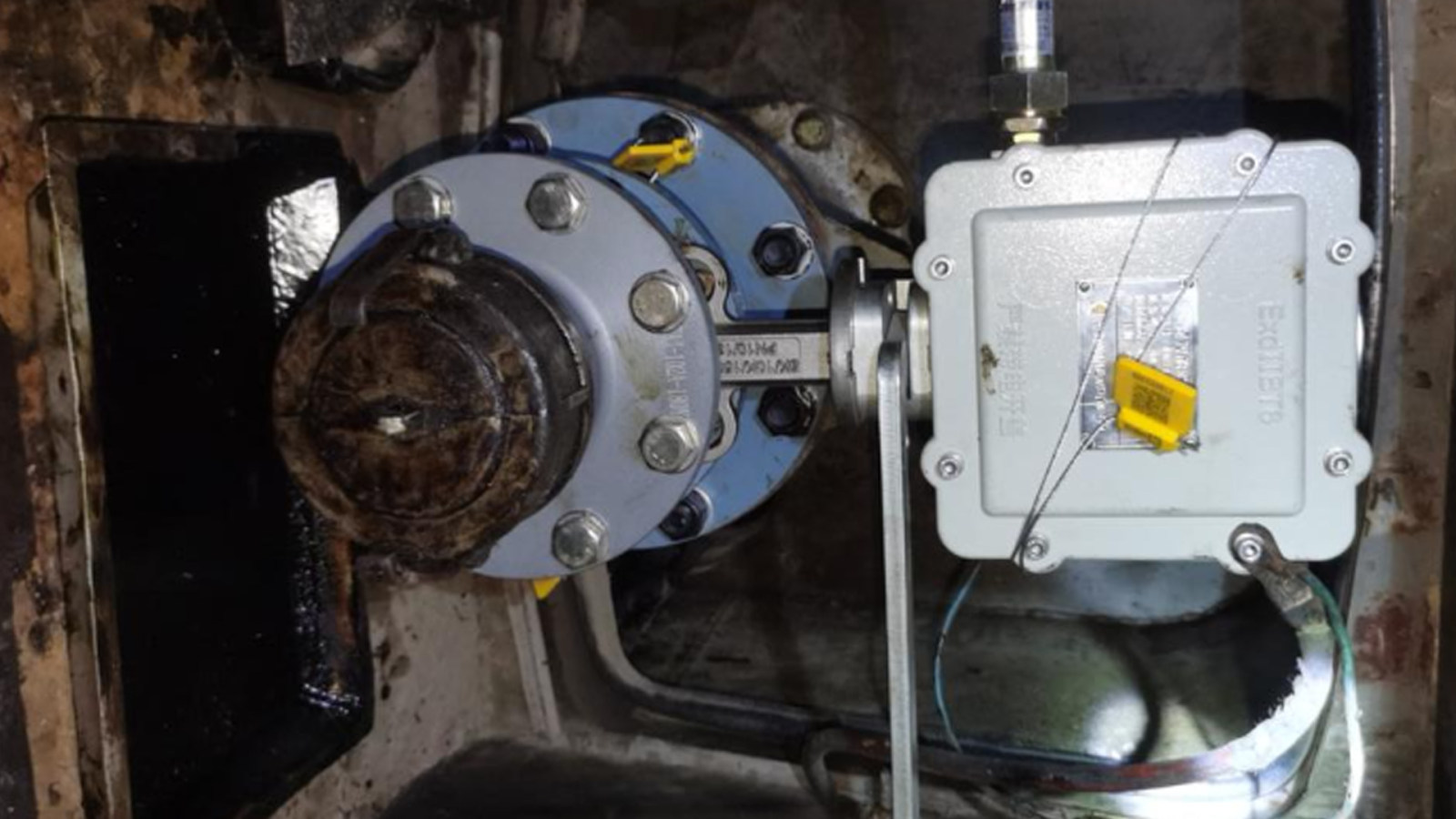 Smart api ball valve lock for tank truck security and anti-theft measures.