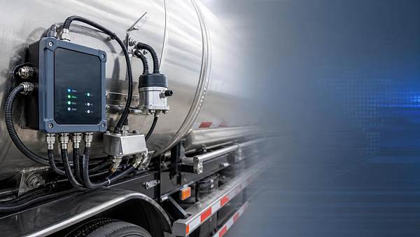 GPS Smart Electronic Locks vs. Traditional Seals for High-Value Fuel Transport