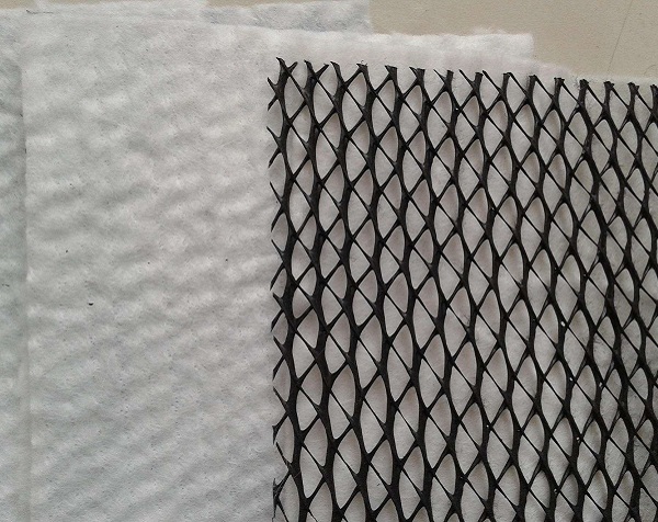 Geocomposite construction