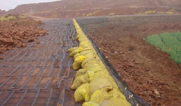 uniaxial geogrids installation High density polyethylene Unigeogrid