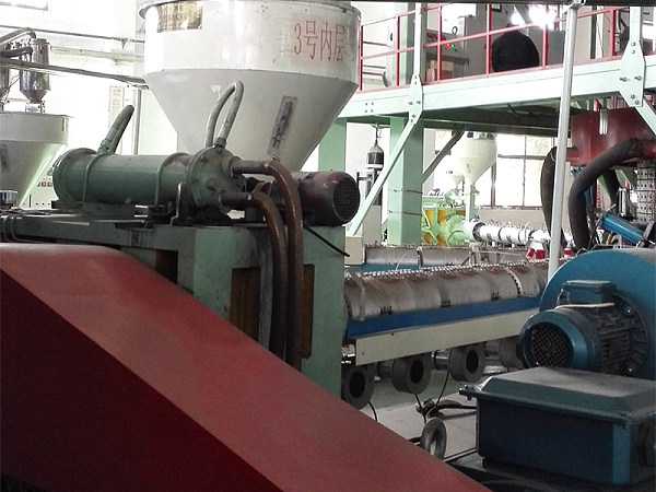1_0001s_0000_plastic extruder N0.3