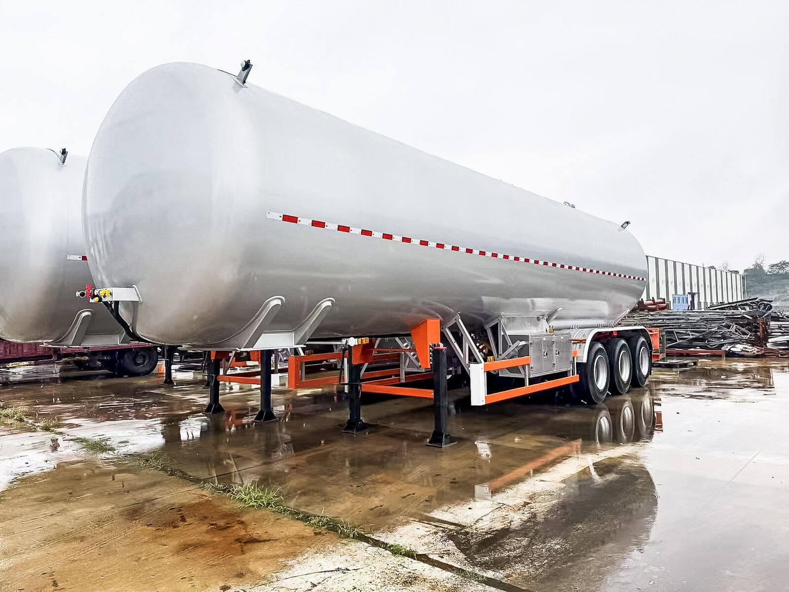Semi-remorque citerne GPL de 56 cbm