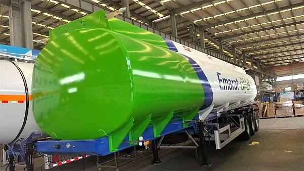 Semi-remorque-citerne à carburant en aluminium à 3 essieux