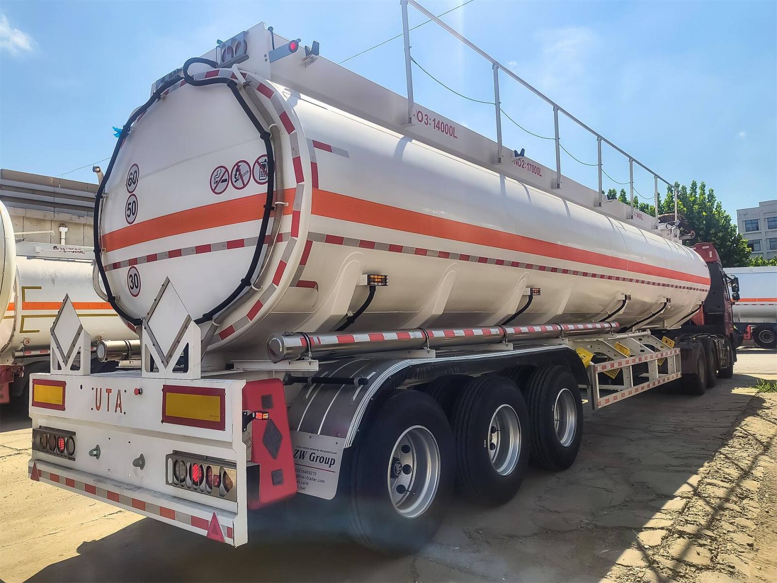 Semirreboque Tanque de Combustível de Aço Carbono de 3 Eixos e 45.000 L