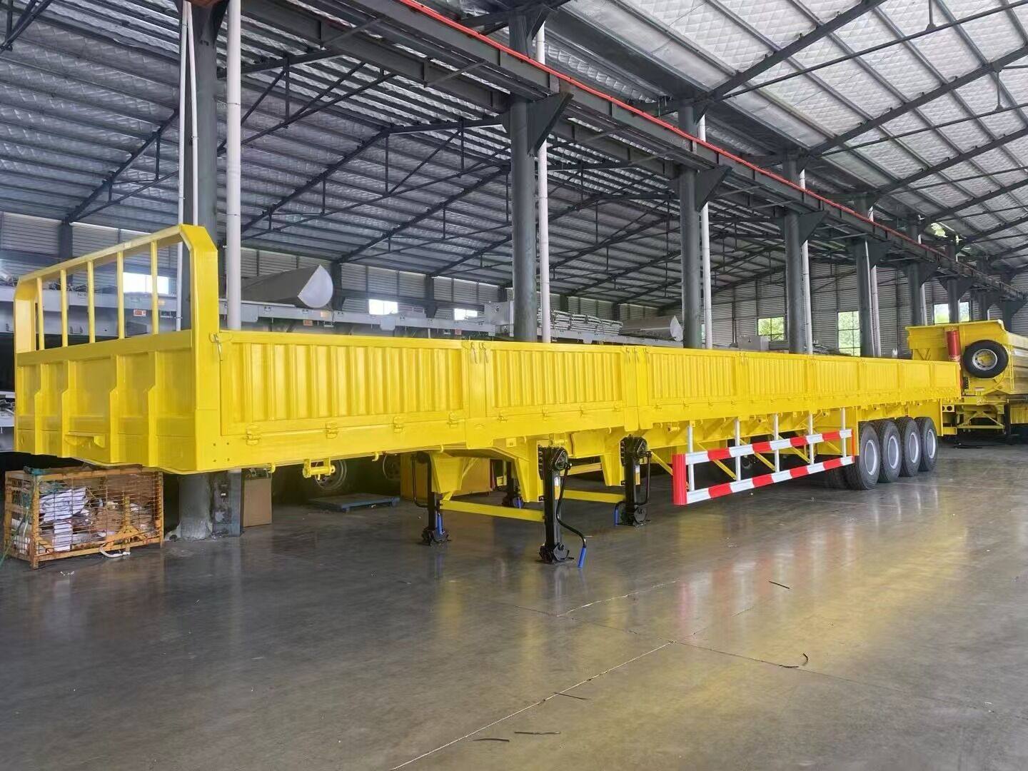 Semirremolque de laterales abatibles de 4 ejes