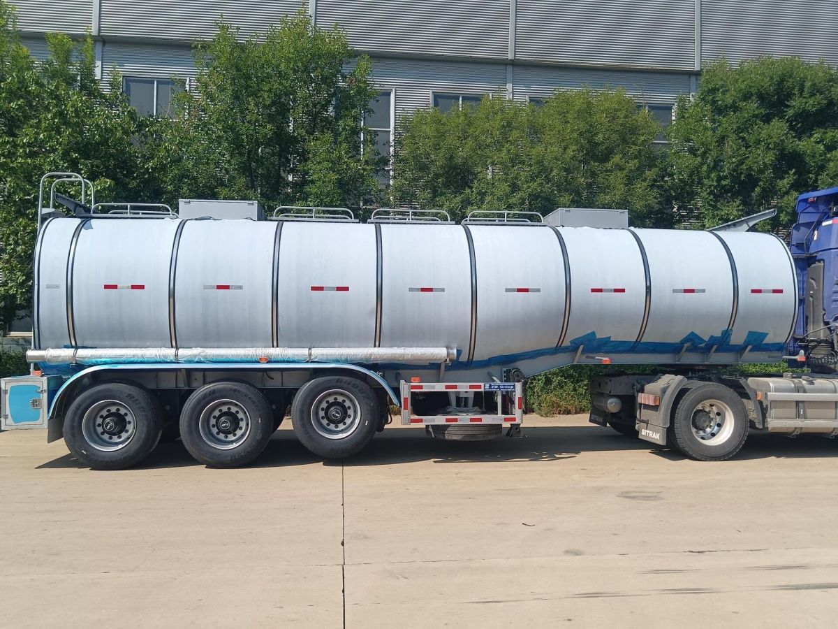 3 axle 45000L Stainless Steel Tanker Semi Trailer (4)