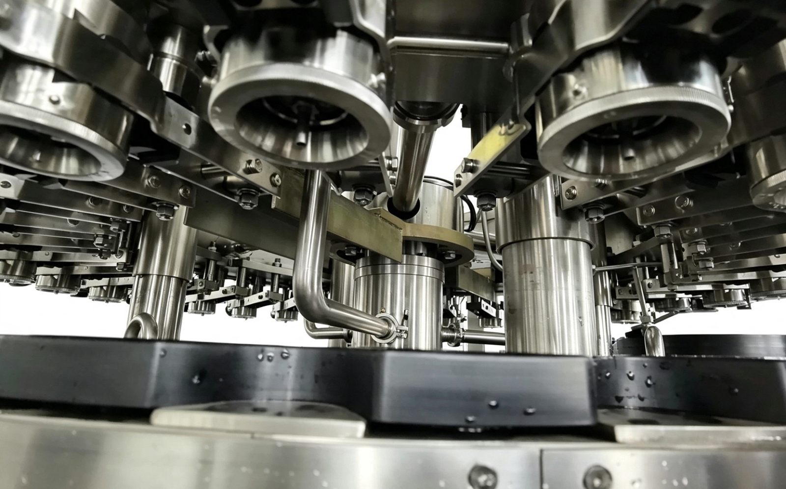 Carbonated drink/Beer canning machine